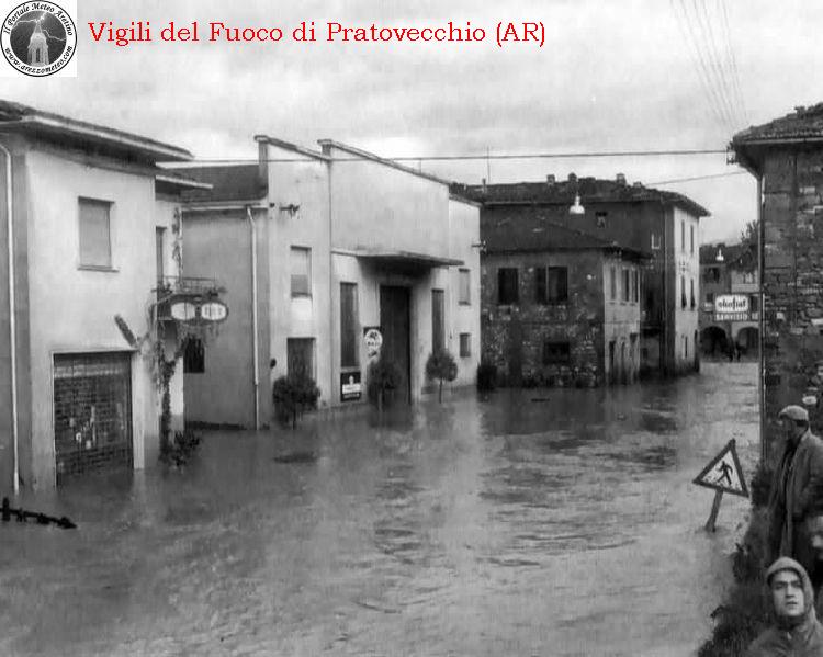 ponte-a-poppi-alluvione-novembre-1966-11