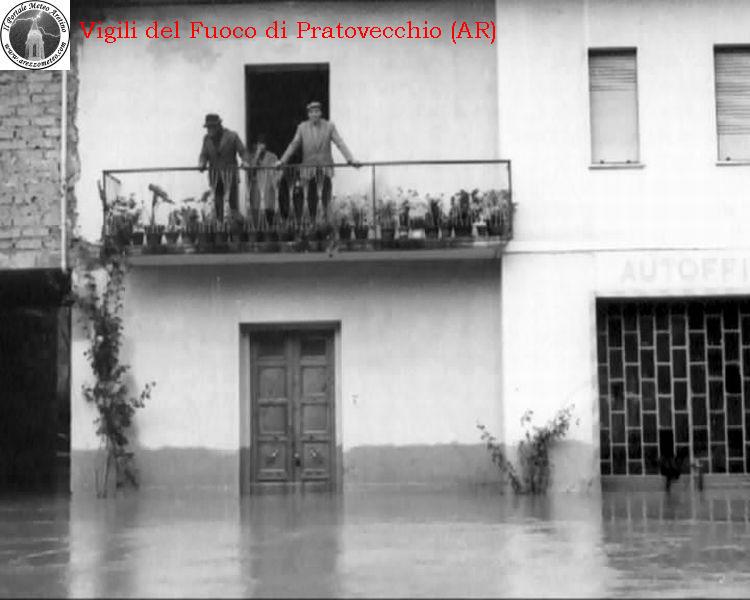 ponte-a-poppi-alluvione-novembre-1966-12