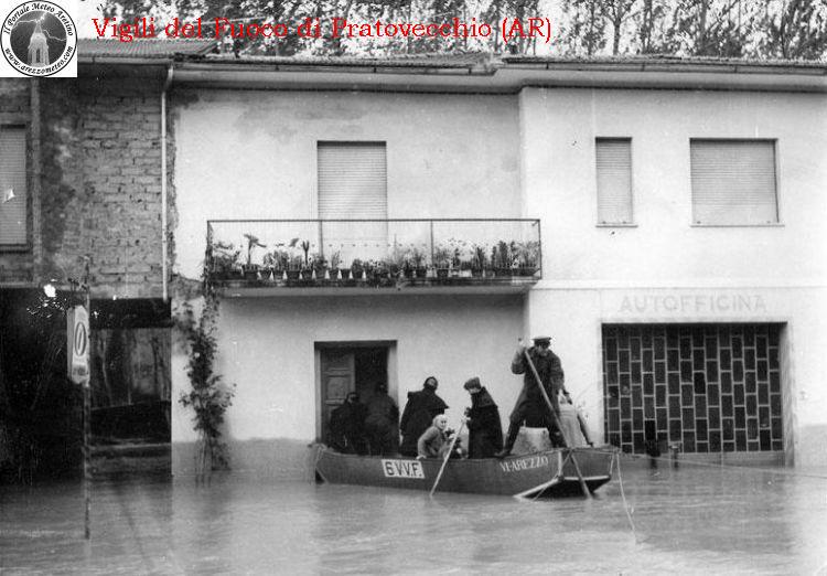 ponte-a-poppi-alluvione-novembre-1966-8